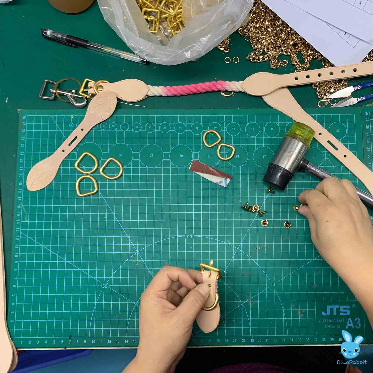 Assembly of accessories
