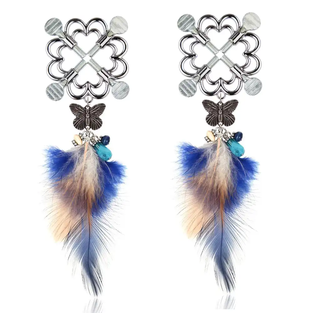 Clover nipple clamp with feathers